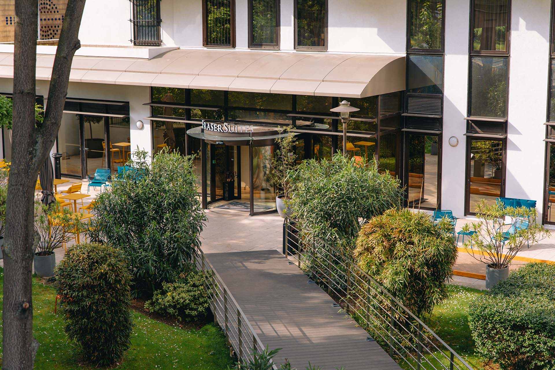 Facade of Fraser Suites Harmonie - serviced hotel apartments in La Défense Paris