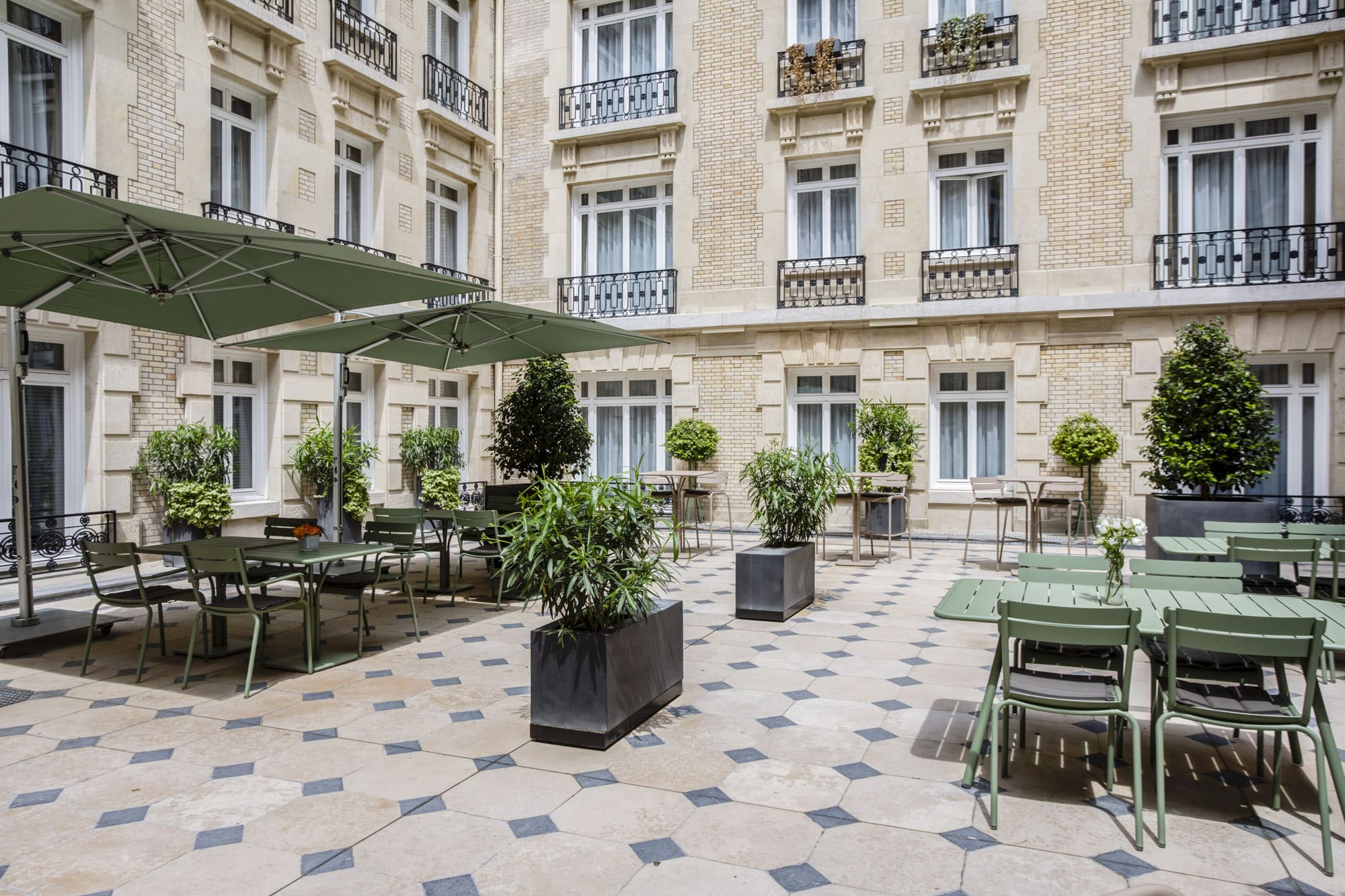 Paris Hotel with patio in Paris